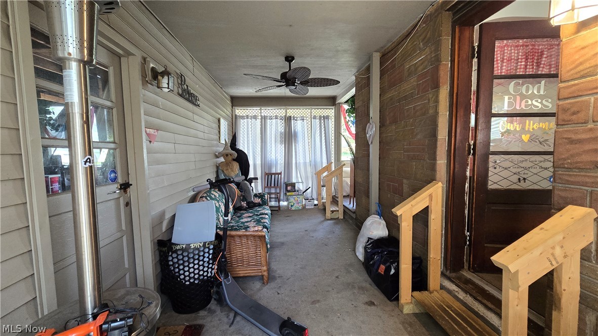 855 E College Street Property Photo 15