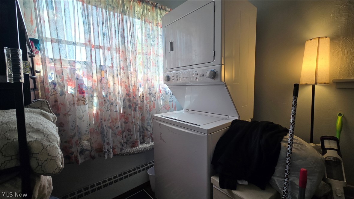 855 E College Street Property Photo 20
