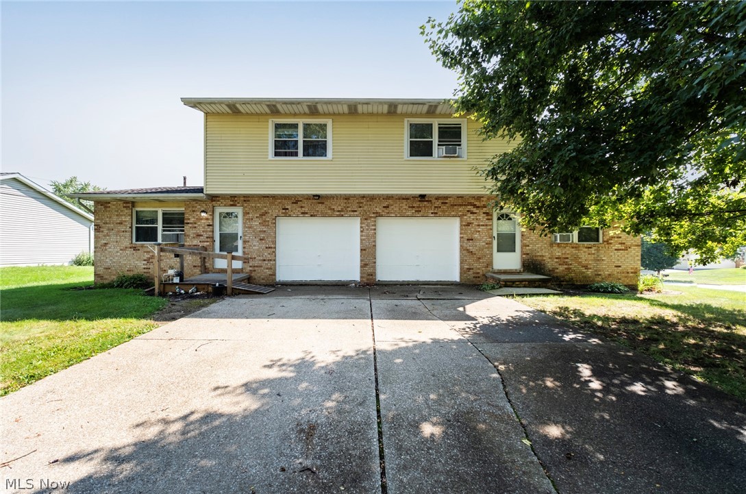 1861 Cloveridge Drive Property Photo 1