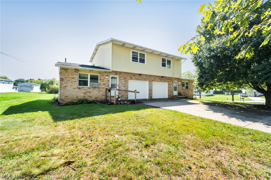 1861 Cloveridge Drive Property Photo 2