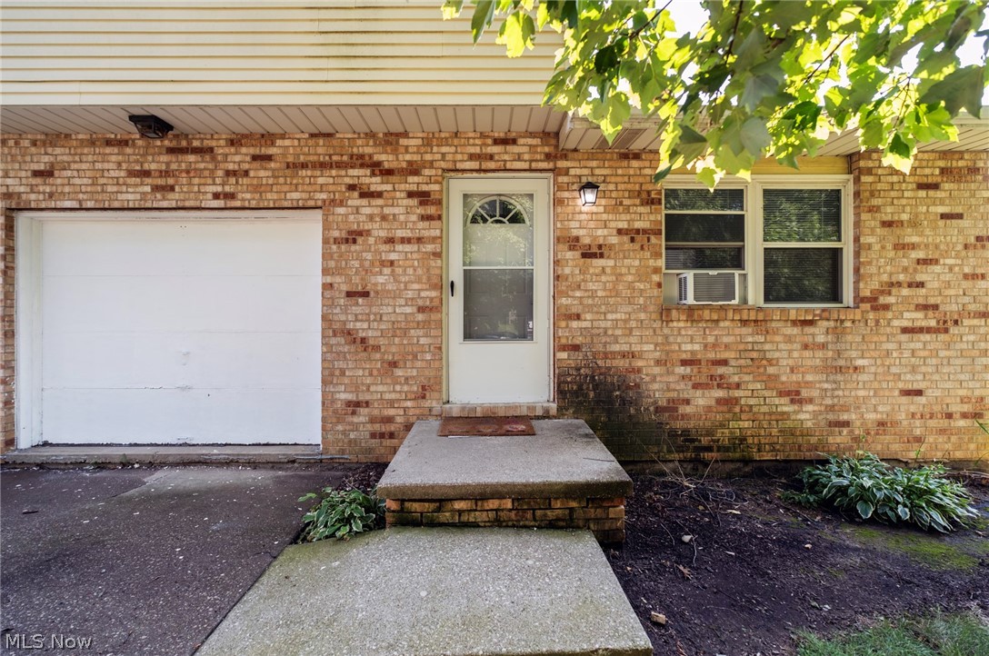 1861 Cloveridge Drive Property Photo 3