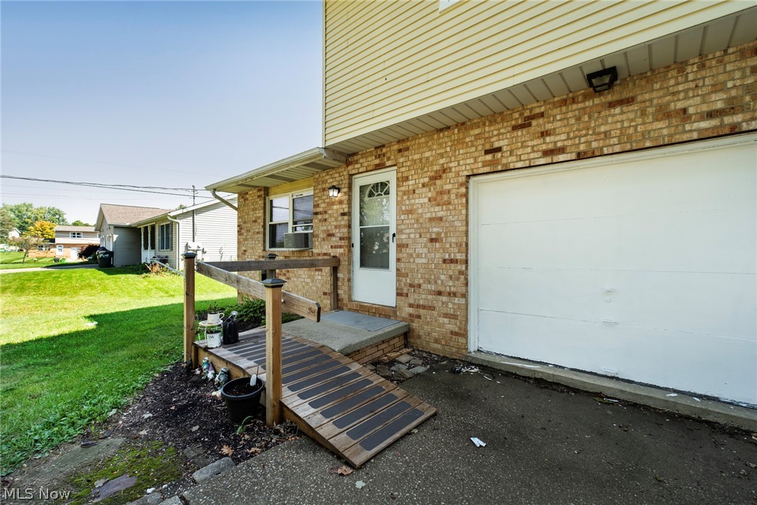1861 Cloveridge Drive Property Photo 4