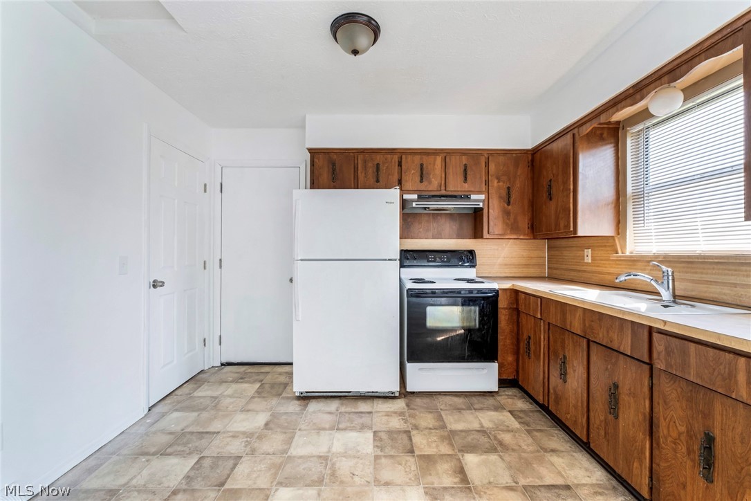 1861 Cloveridge Drive Property Photo 10