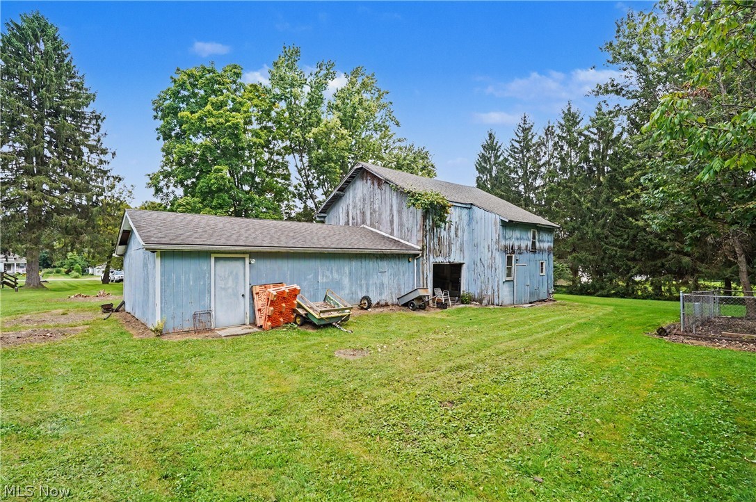 3690 Waterloo Road Property Photo 10