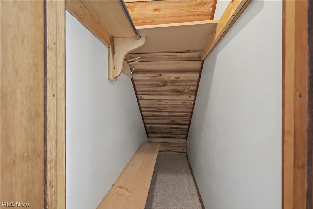18 W Maxwell Drive Property Photo 4