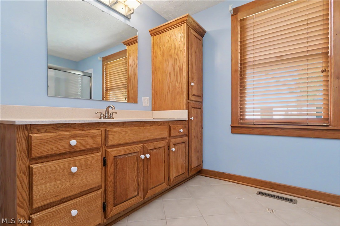 18 W Maxwell Drive Property Photo 17