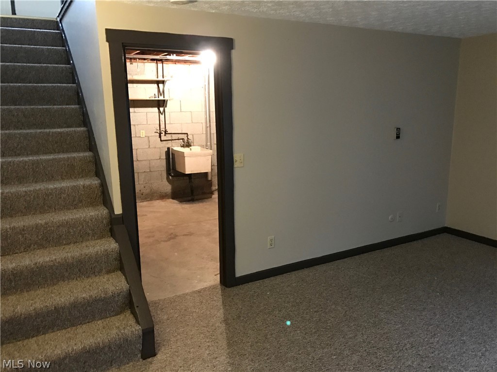 904-908 Skyside Drive Property Photo 9