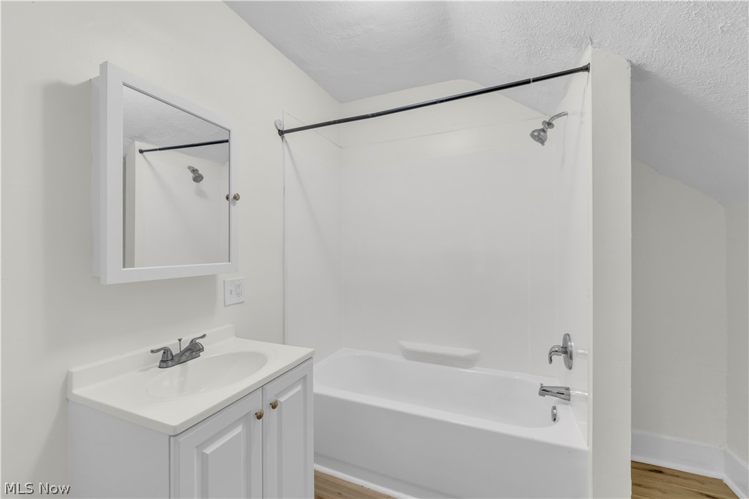 1753 E 30th Street 2/back Property Photo 17