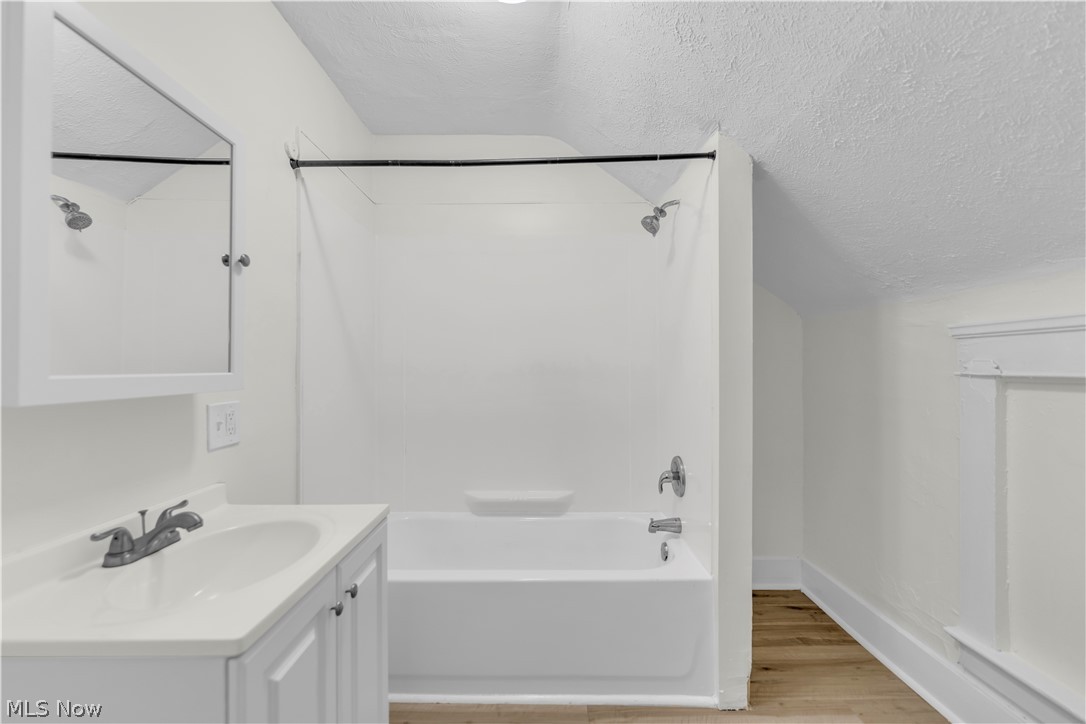 1753 E 30th Street 2/back Property Photo 19