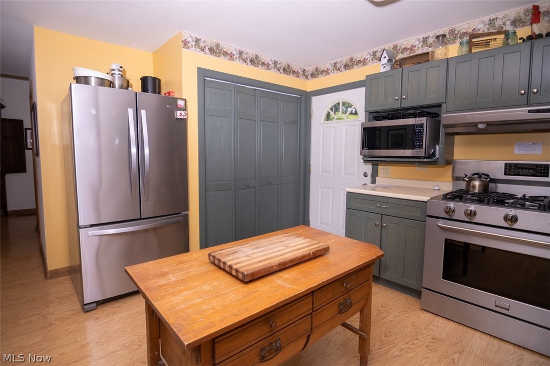 100 Stratton Lane Property Photo 3