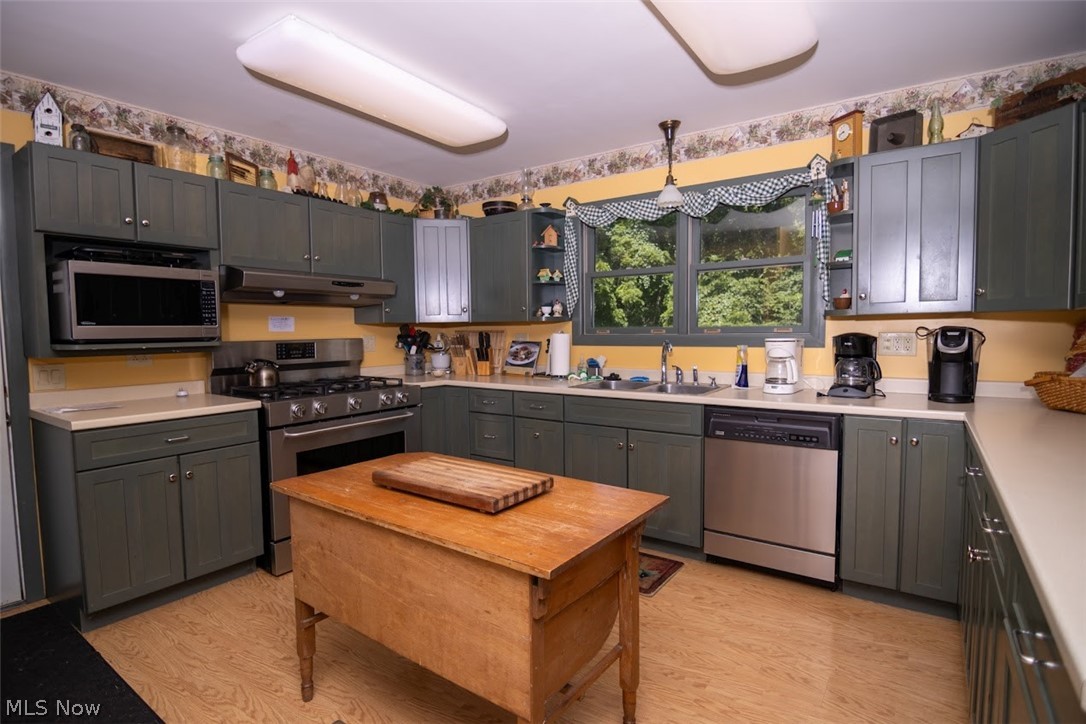 100 Stratton Lane Property Photo 4