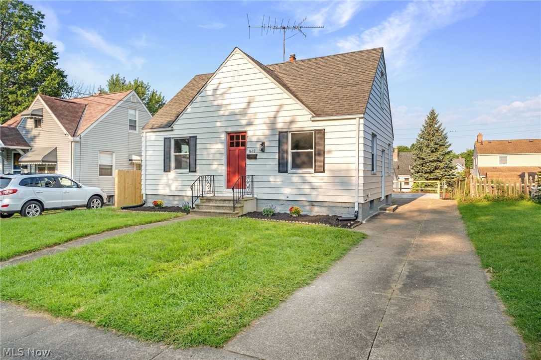 1632 Redwood Avenue Property Photo 1
