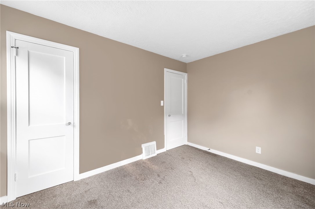 1632 Redwood Avenue Property Photo 9