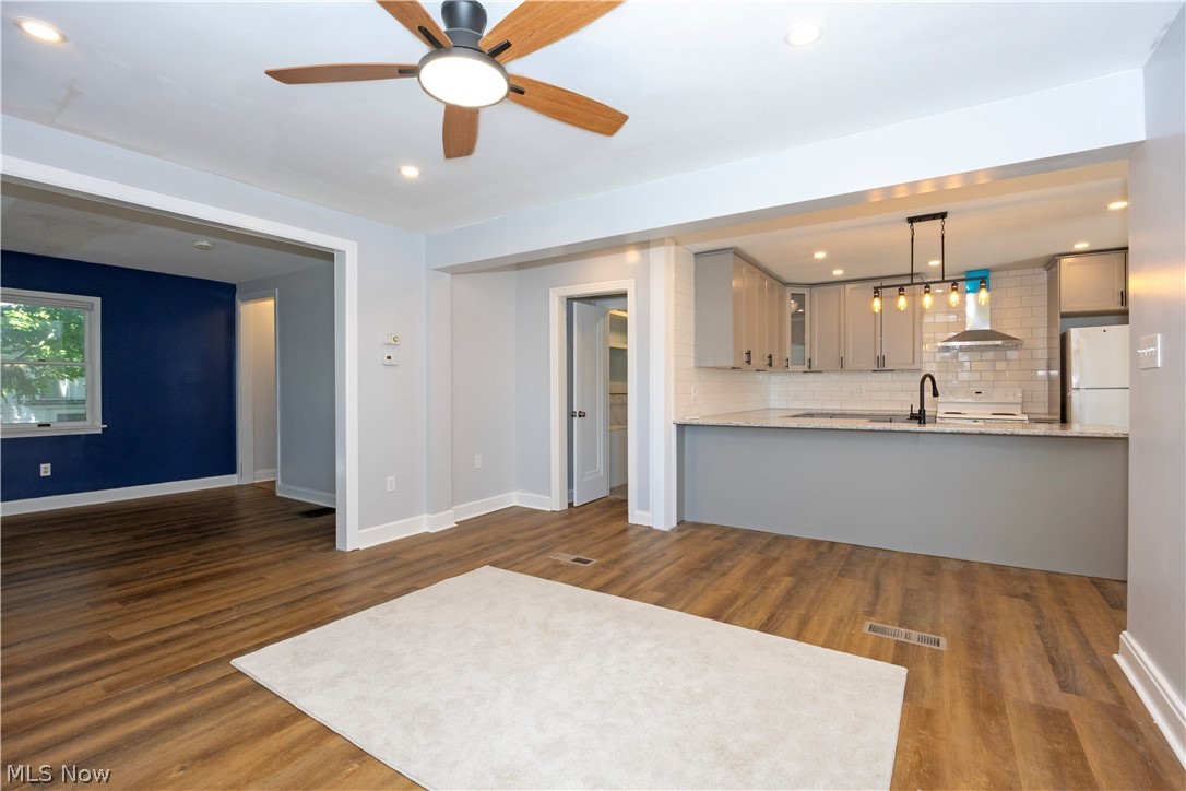 101 E Burwell Avenue Property Photo 6