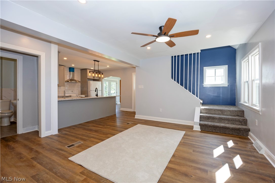 101 E Burwell Avenue Property Photo 7