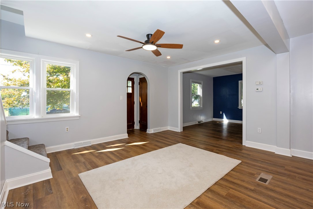 101 E Burwell Avenue Property Photo 8