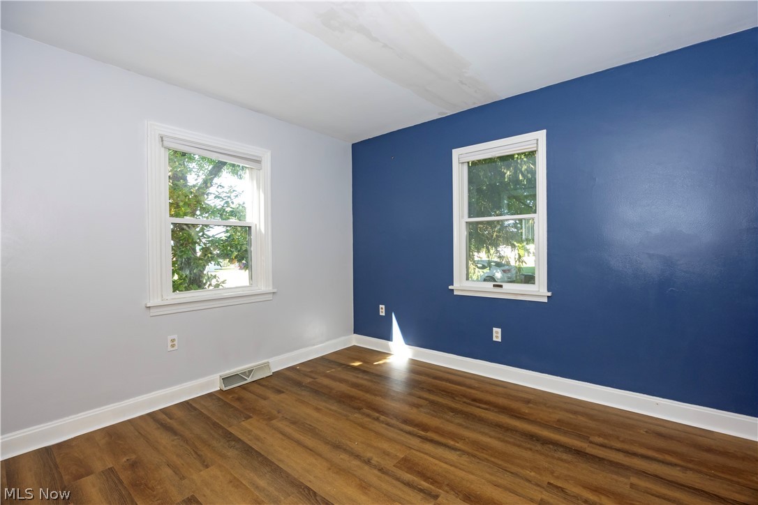 101 E Burwell Avenue Property Photo 9