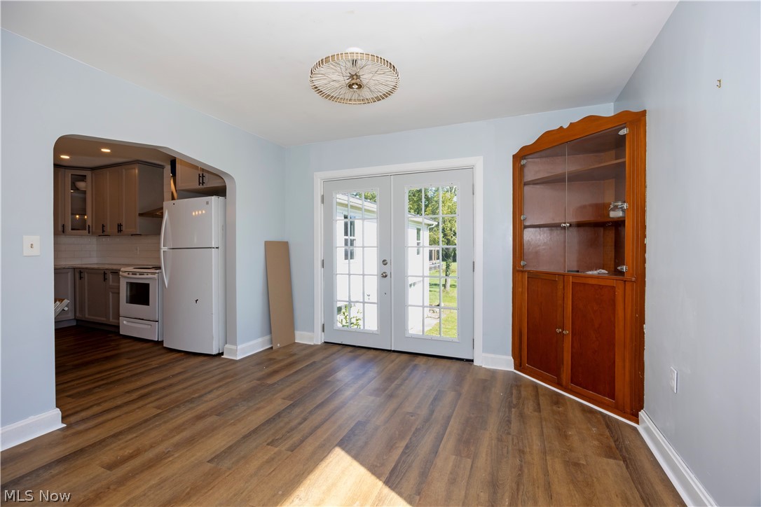 101 E Burwell Avenue Property Photo 10