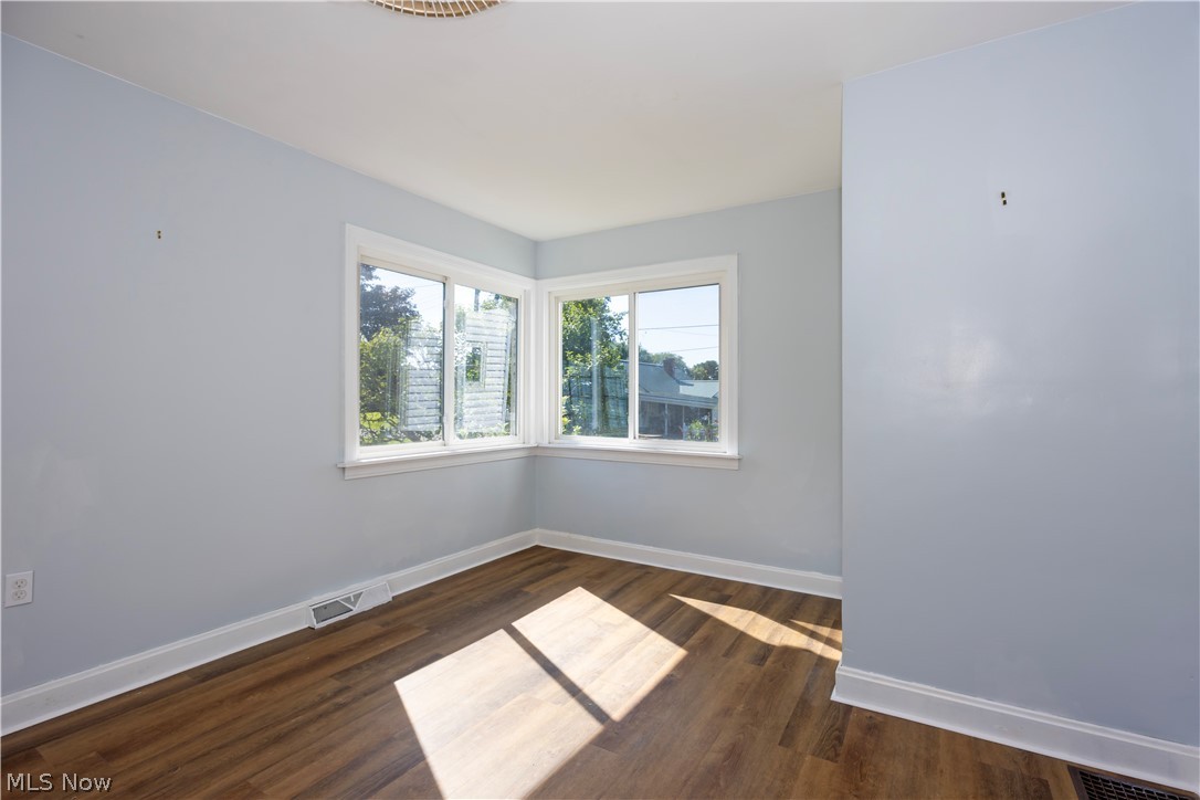 101 E Burwell Avenue Property Photo 11