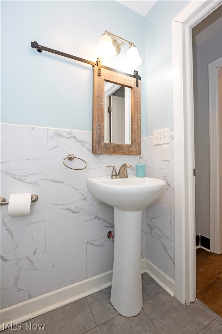 101 E Burwell Avenue Property Photo 14