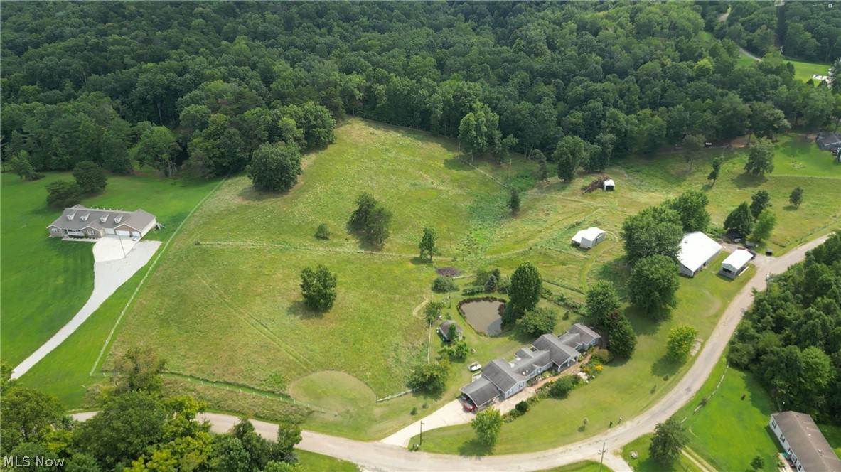 1498 Windy Ridge Road Property Photo 4