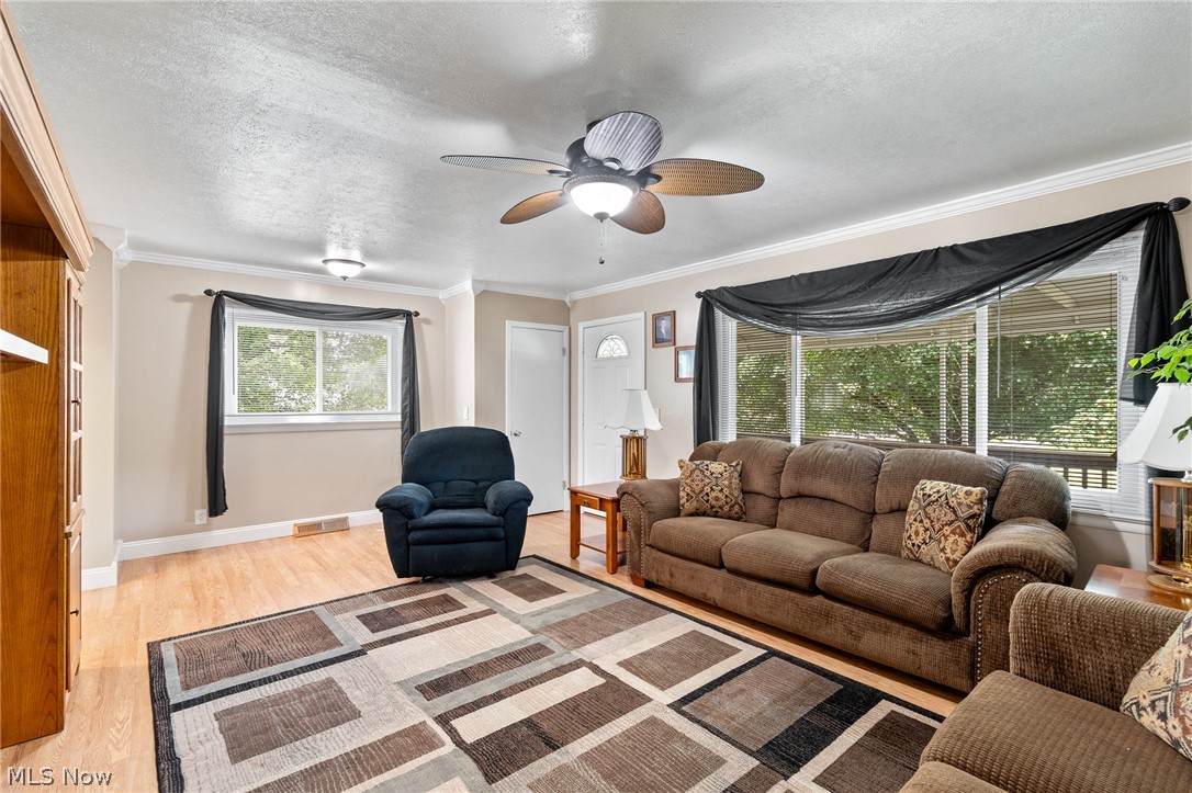543 Edith Avenue Property Photo 3