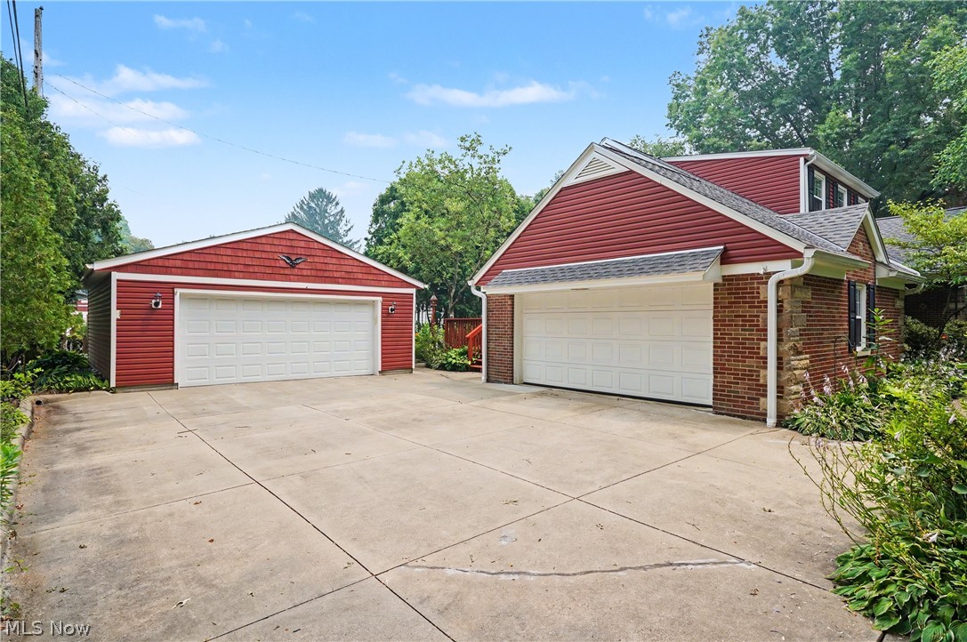 370 Kimberly Road Property Photo 4