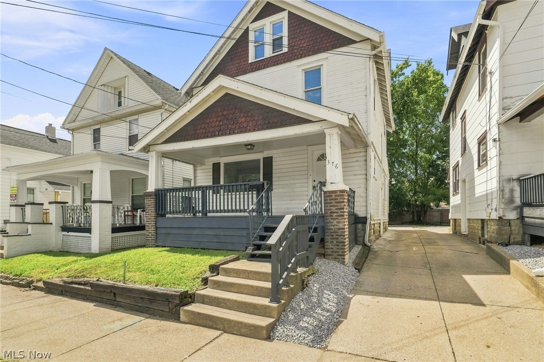 376 Kling Street Property Photo 2