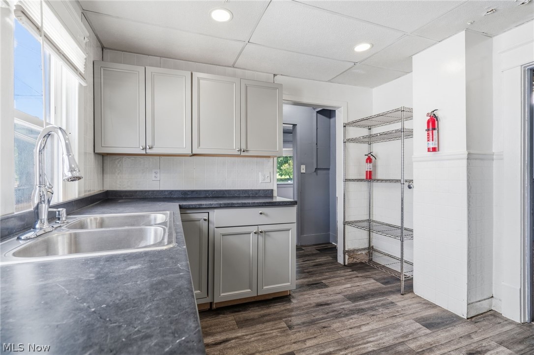 376 Kling Street Property Photo 8