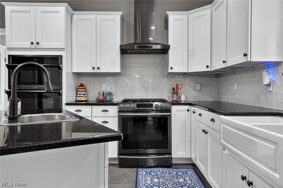2099 S Ridge Road E Property Photo 15