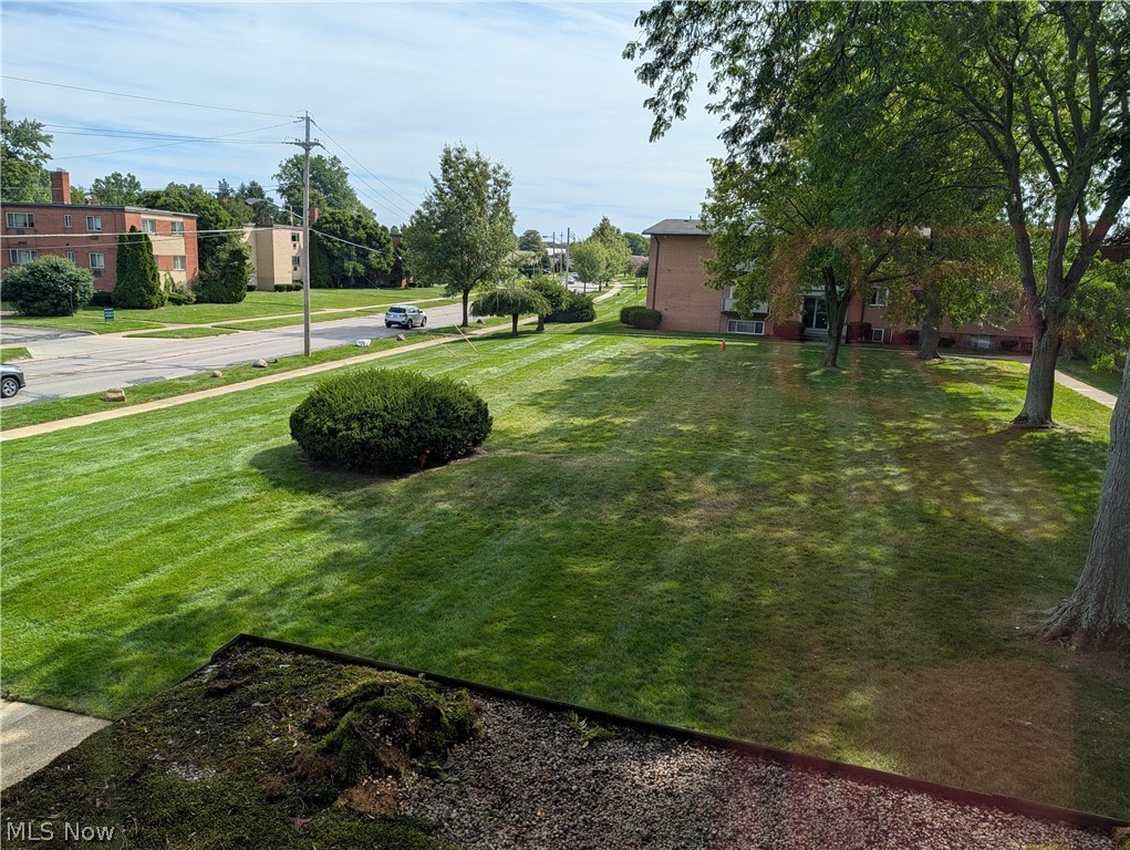 22121 River Oaks E12 Property Photo 4