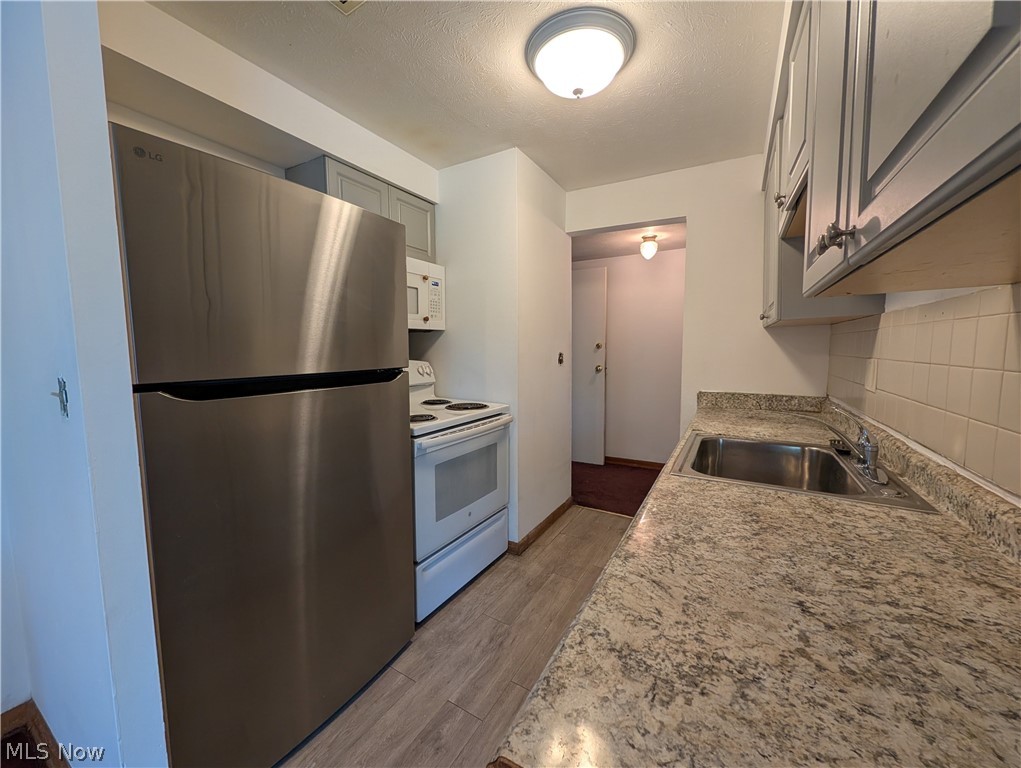 22121 River Oaks E12 Property Photo 14