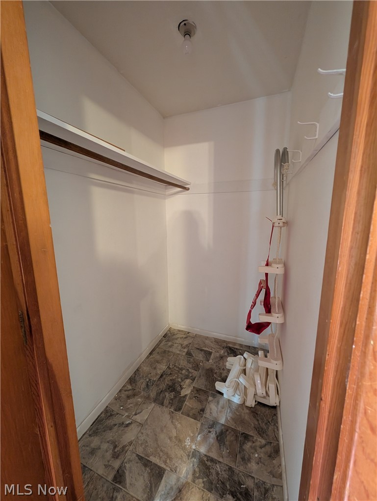22121 River Oaks E12 Property Photo 19