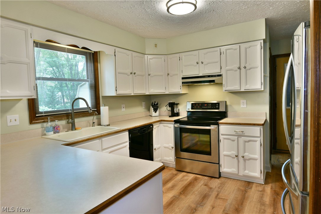 1097 Center Street E Property Photo 14