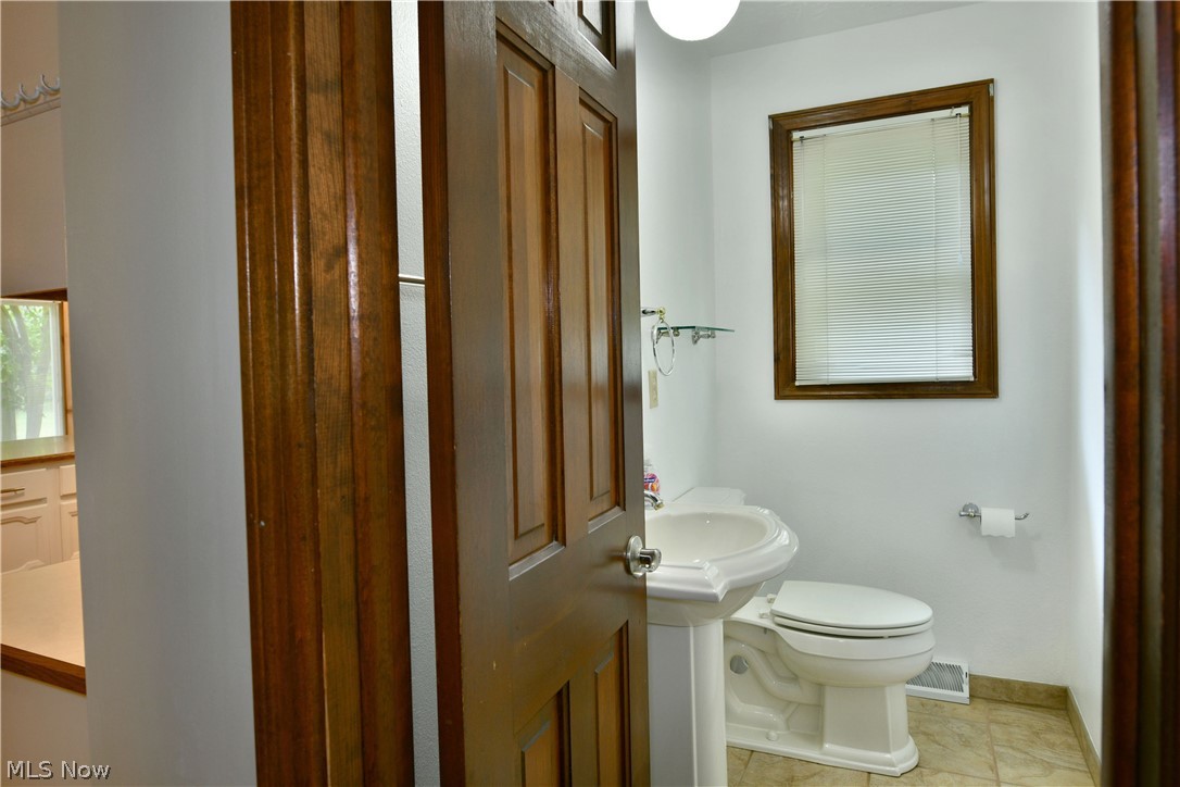 1097 Center Street E Property Photo 20