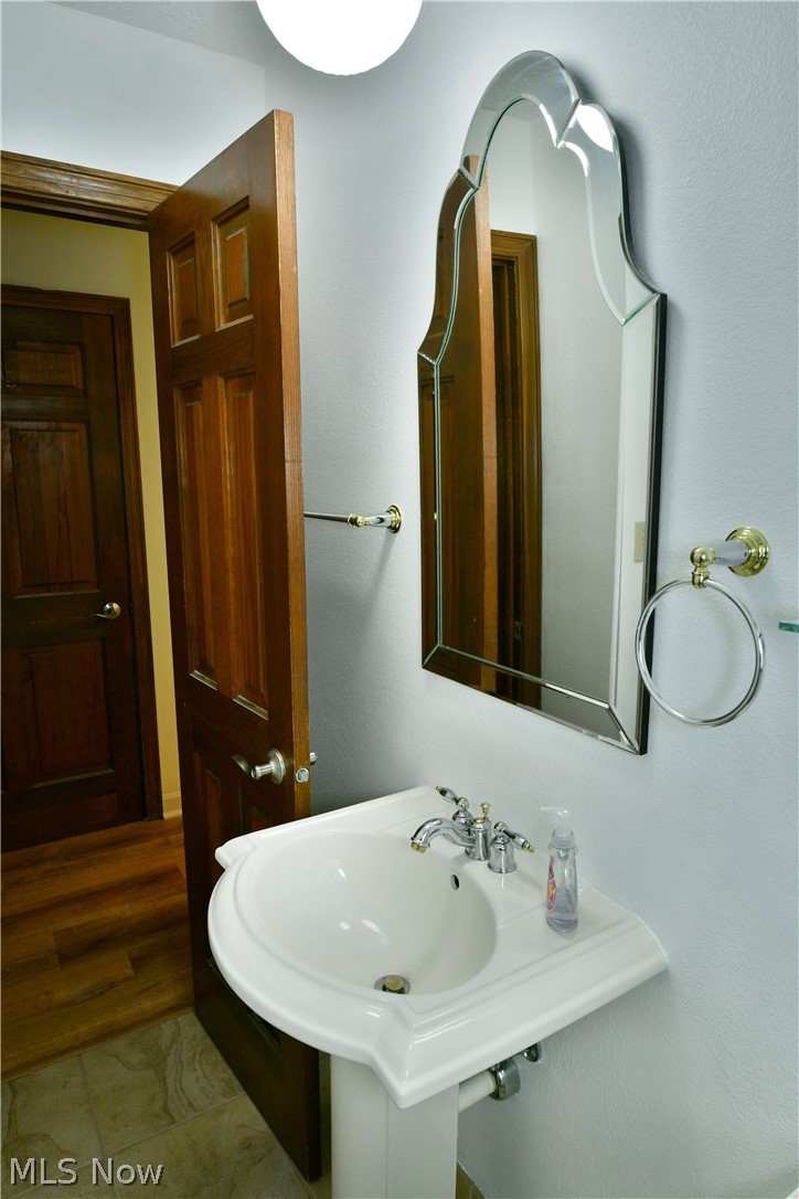 1097 Center Street E Property Photo 22