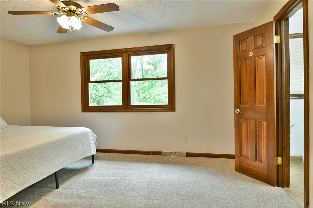1097 Center Street E Property Photo 31