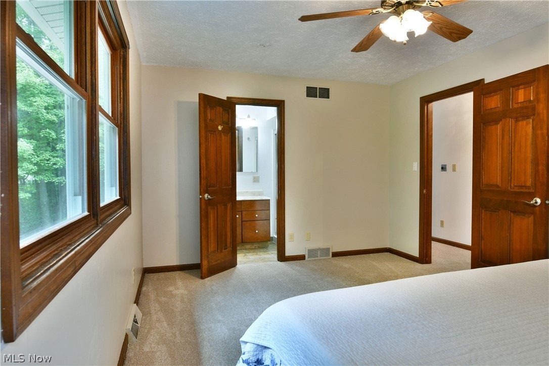 1097 Center Street E Property Photo 34