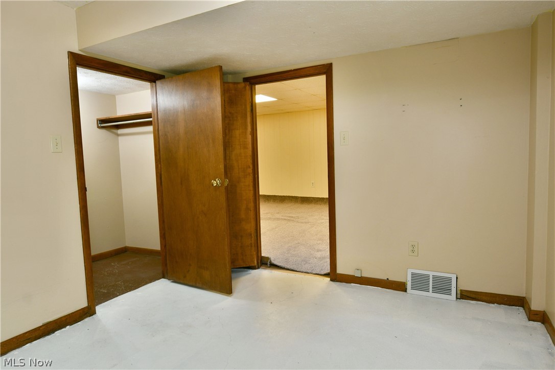 1097 Center Street E Property Photo 39