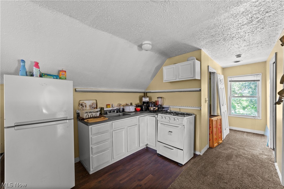 8604 Willard Avenue Property Photo 10