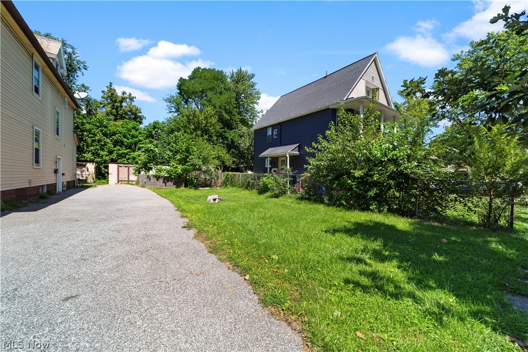 8604 Willard Avenue Property Photo 15