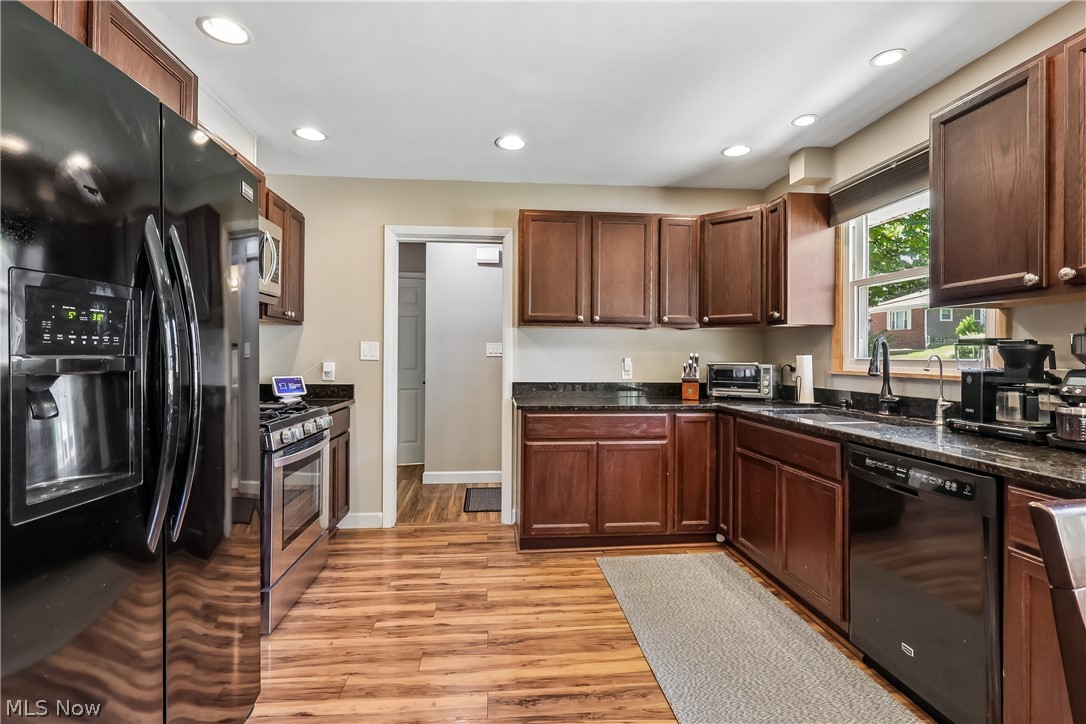 1593 Kingsley Avenue Property Photo 13