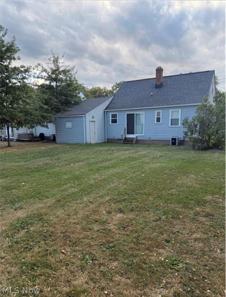 1719 E 300th Street Property Photo 3