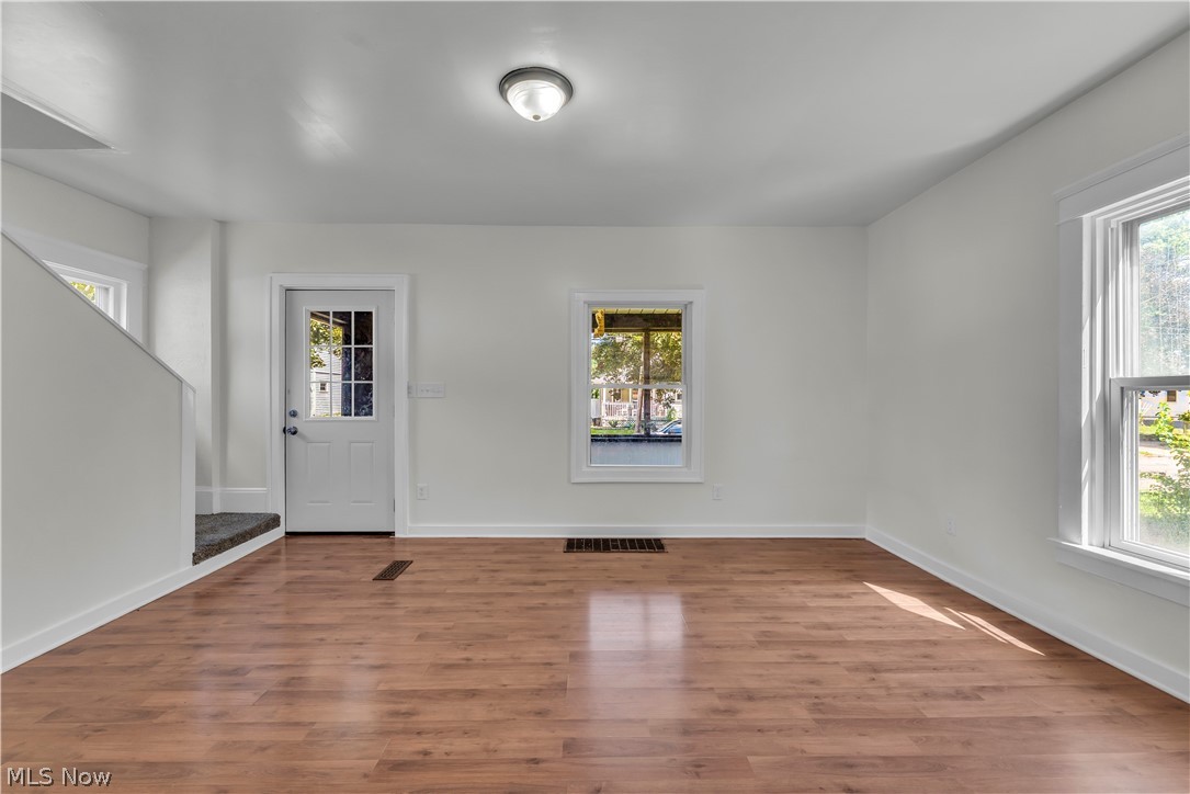 1296 W Wilbeth Road Property Photo 4