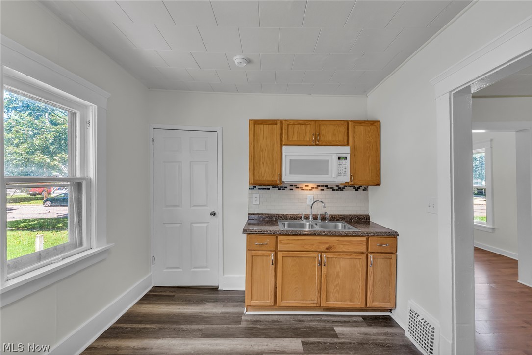 1296 W Wilbeth Road Property Photo 10