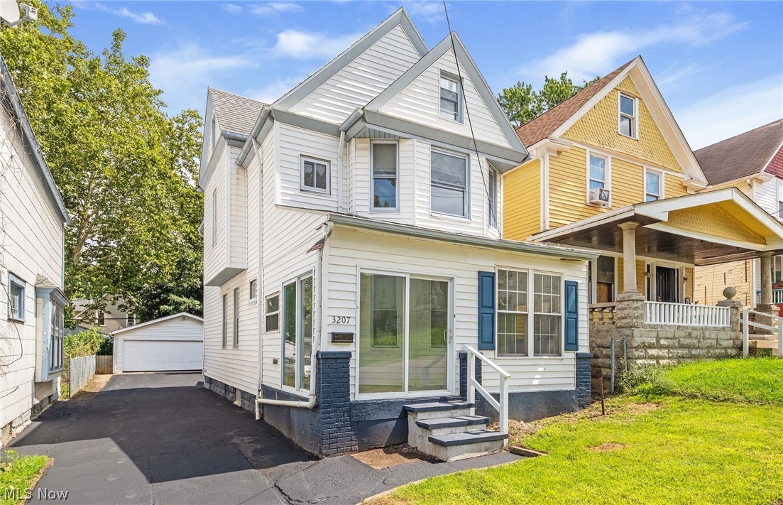 3207 W 97th Street