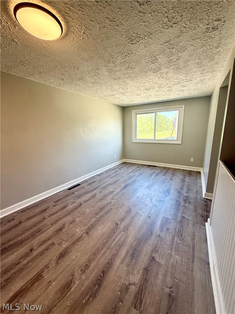 344 Oak Manor Avenue Ne Property Photo 7