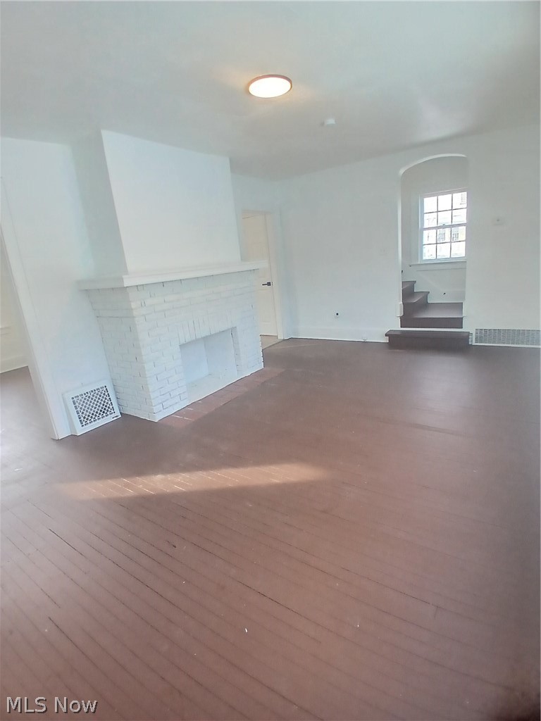 39 Hilton Avenue Property Photo 8