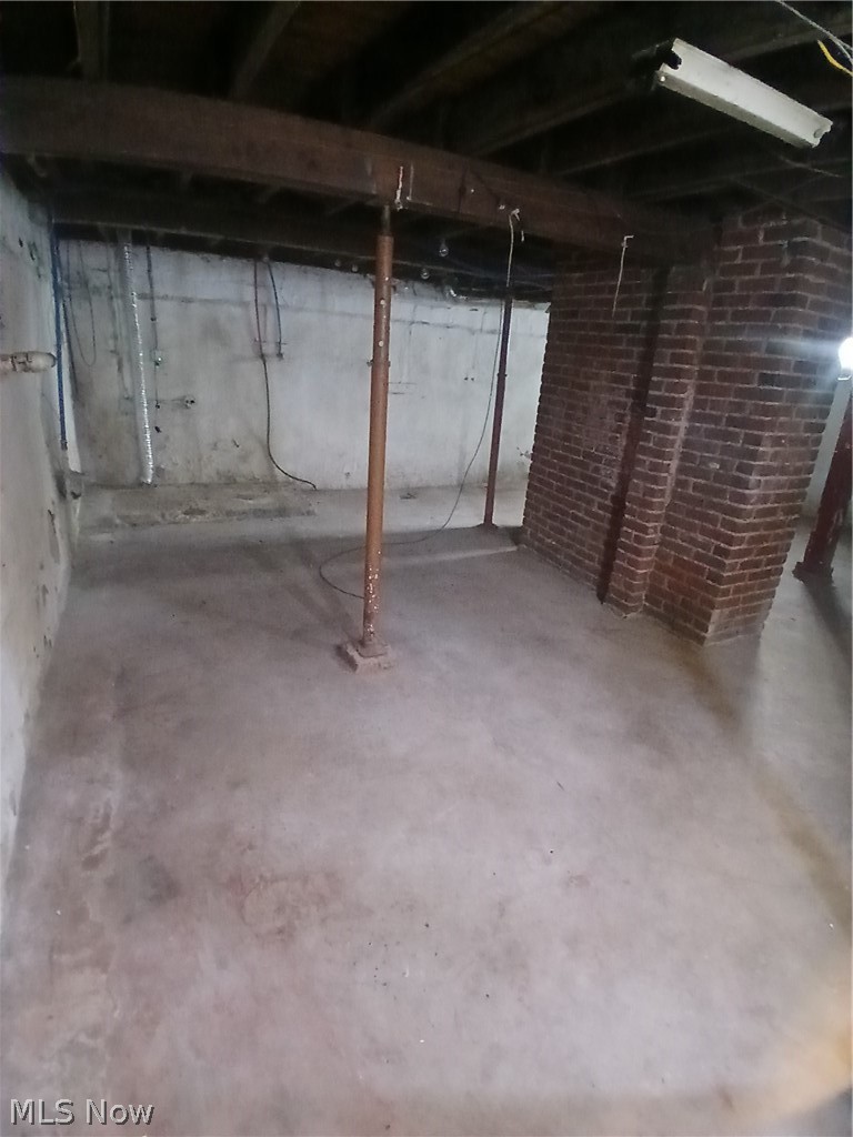 39 Hilton Avenue Property Photo 22