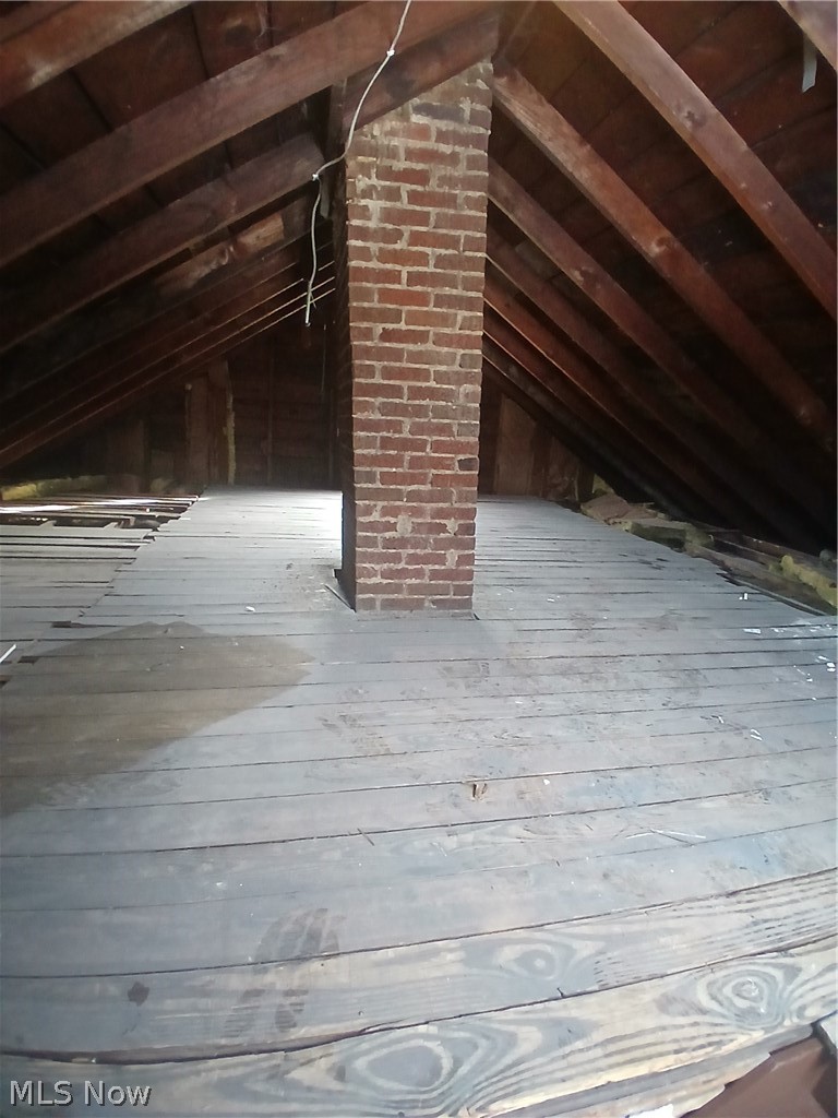 39 Hilton Avenue Property Photo 24